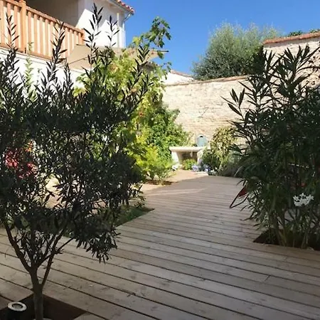 לינה וארוחת בוקר D'hotes La Virginie *